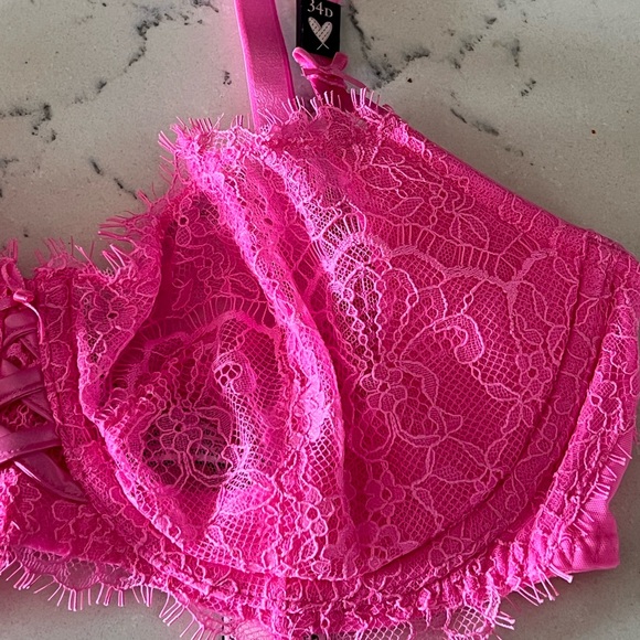 Victoria’s Sceret Dream Angels Wicked Unlined Lace Bra Hot Pink Size 34D NWT - Picture 2 of 4